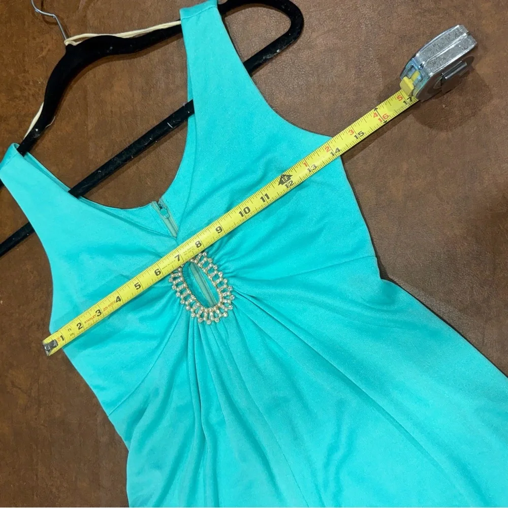 Elegant Turquoise Maxi Dress - Picture 6 of 7
